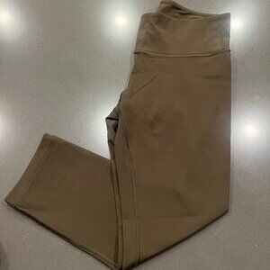 lululemon 23" Crop Size 8